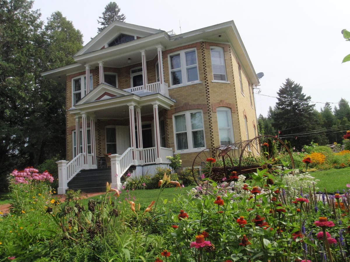 Auberge Taylor Manor Saint-Georges Exterior foto